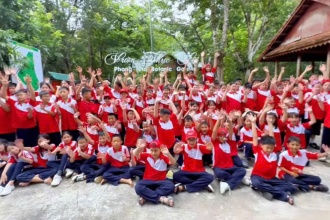 Học sinh Trường THCS và THPT Chu Văn An khám phá hệ sinh thái Phong Nha - Kẻ Bàng